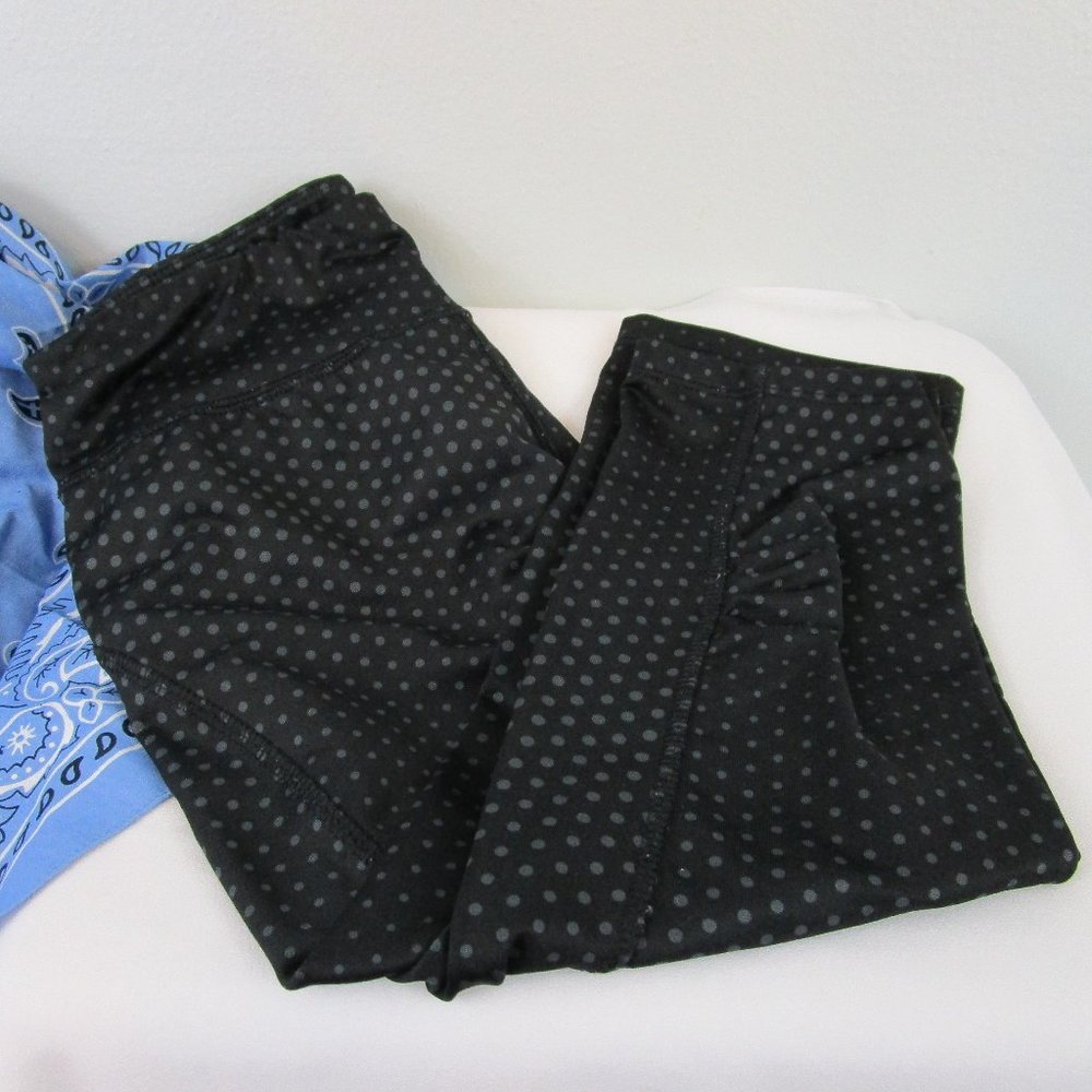 Danskin Athletic Stretch Capri Leggings